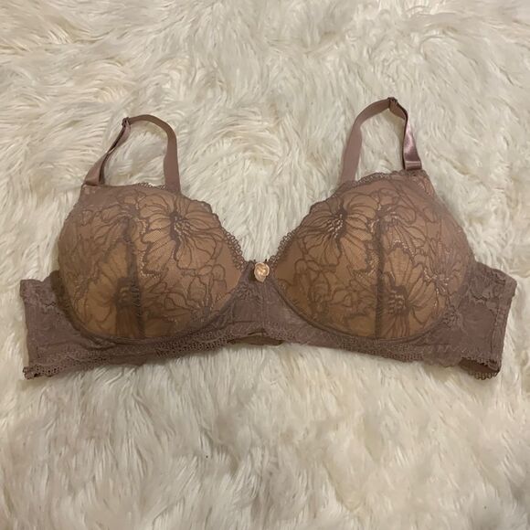 COPY - Jennifer size 48B nude and tan bra NWT.  No underwire and light padding - Picture 1 of 7